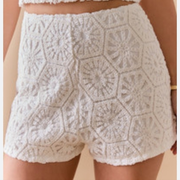 Francesca’s Nora White Crochet High Waist Shorts Size Xtra Small - Picture 2 of 12